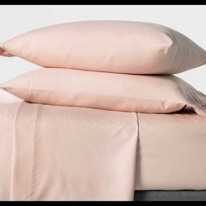Pillowfort Full size fitted sheet